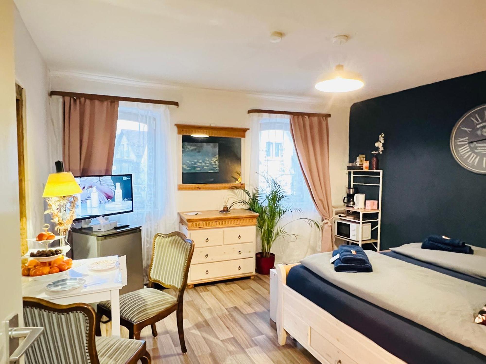 Apartment Amelie - Zimmer Mit Tv, W-Lan, Mikrowelle Und Kuehlschrank, Bad Mit Dusche Malterdingen Exterior foto